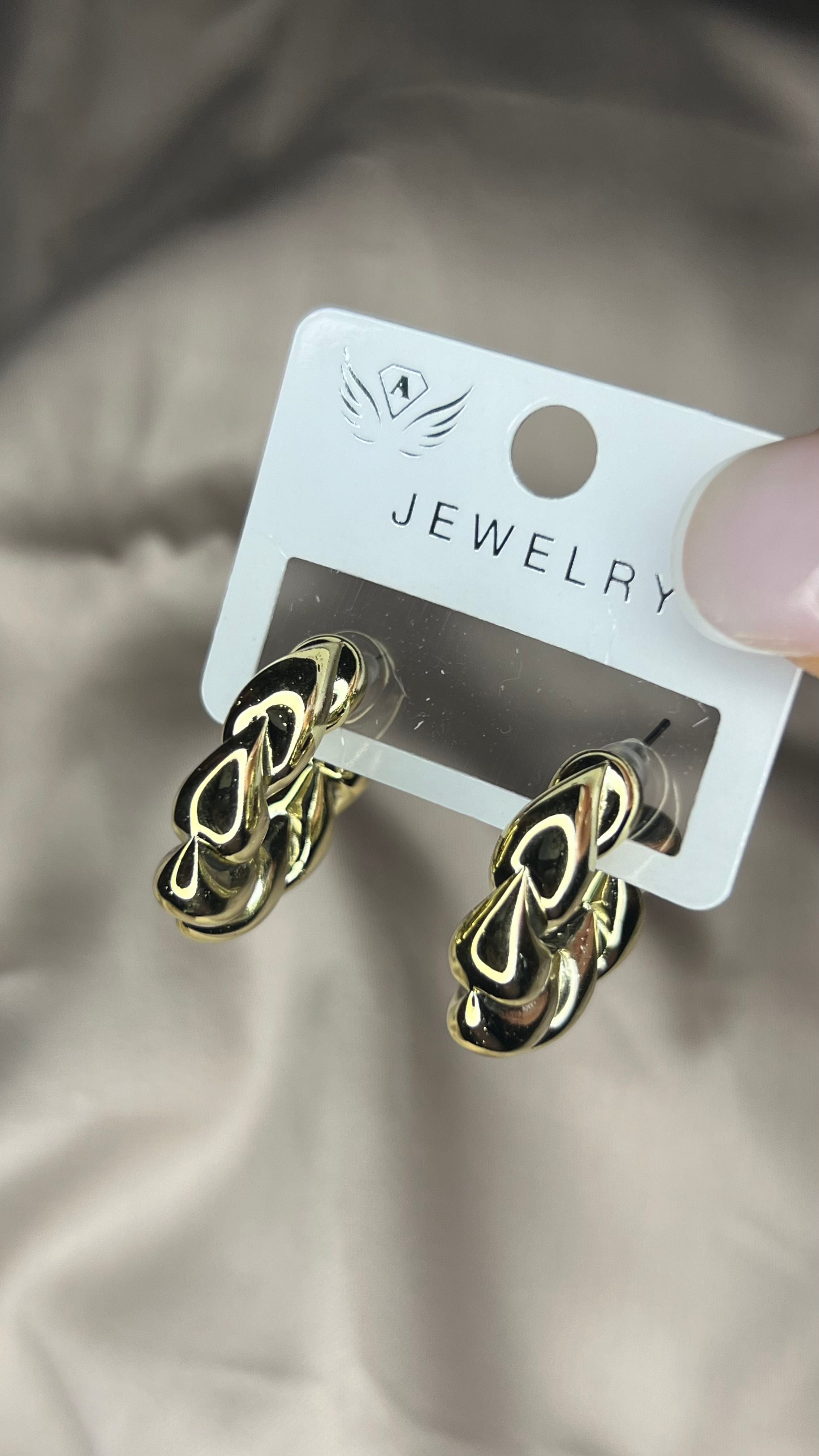 Kadın Altın Kaplamalı Desenli Küpe