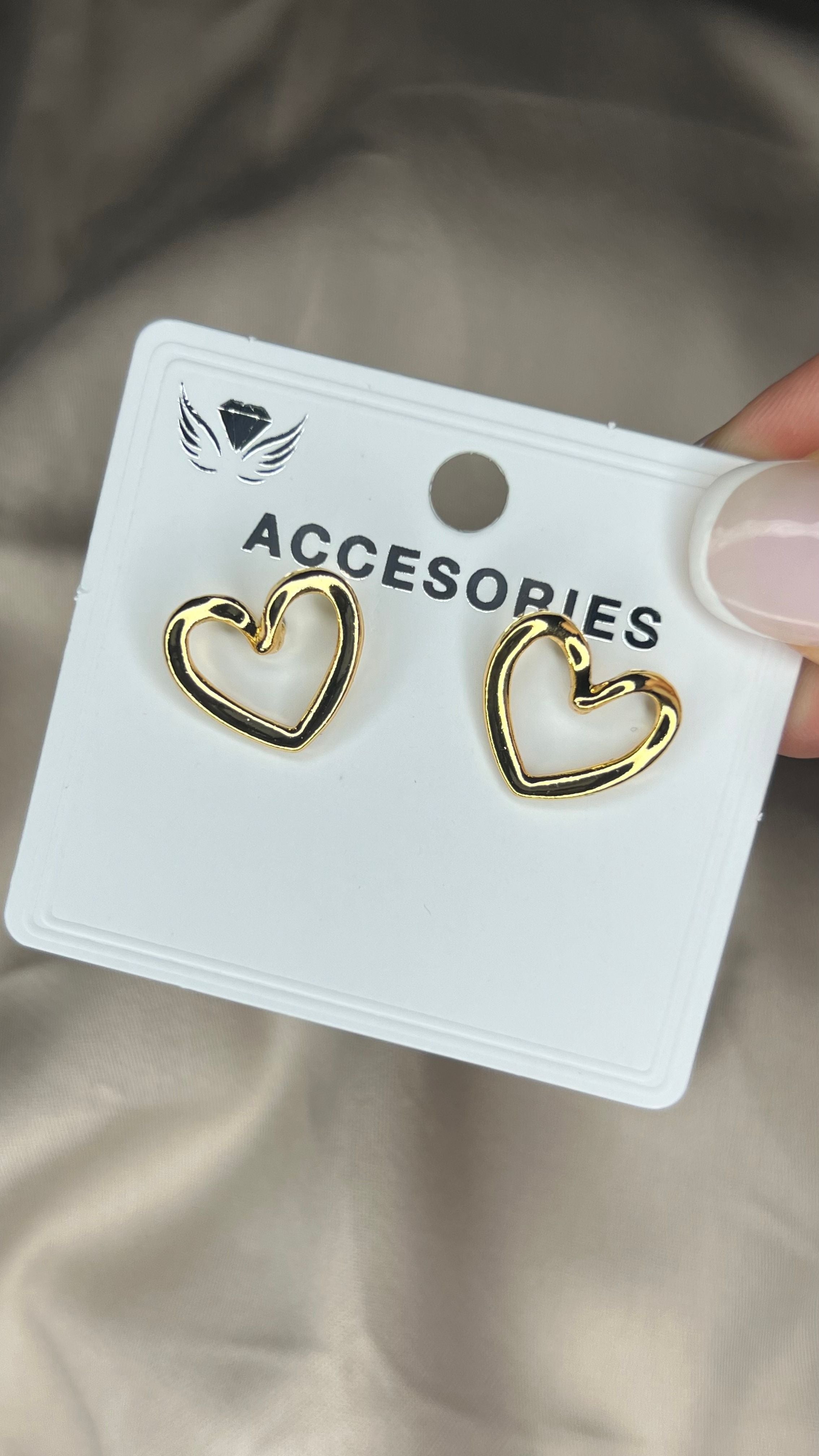 Kalp Figürlü Altın Renk Küpe