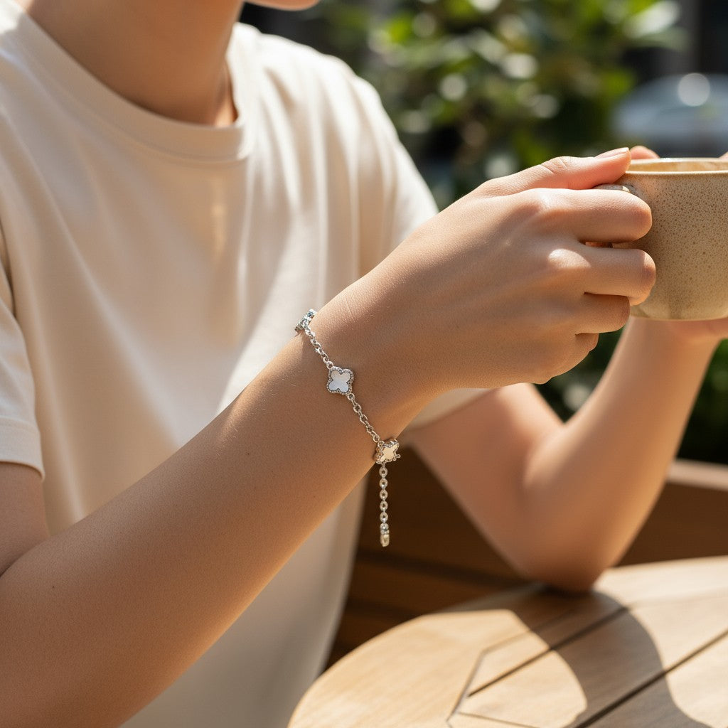 Yonca Modeli Kadın Çelik Bileklik