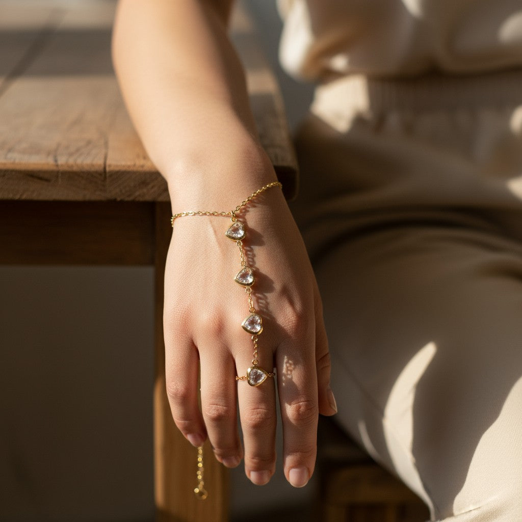 Kadın Kalp Detaylı Gold Kaplama Şahmaran