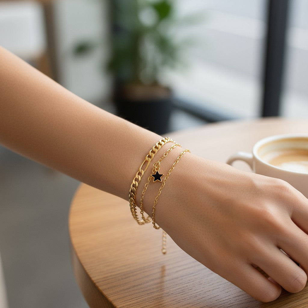 Kadın 3'Lü Yıldız Detaylı Gold Kombin Bileklik Seti